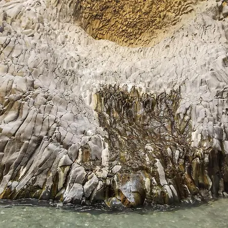 Lovely In Giardini Naxos