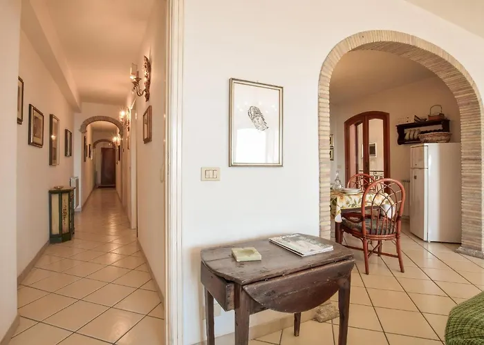 Lovely In Apartment *