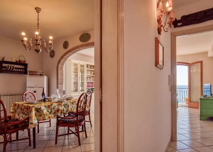 Lovely In Apartment *